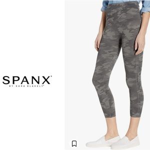 Spanx Cropped Camo leggings - sage camo